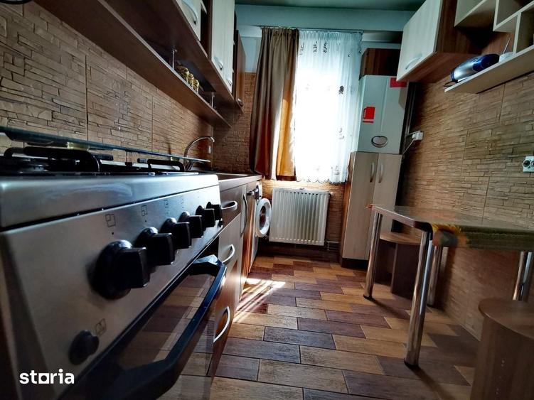 Apartament cu 2 camere nedecomandat în Podu Roș