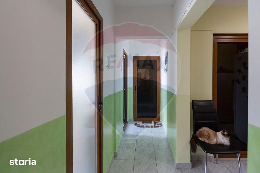 Apartament cu 3 camere decomandat în Mioriței