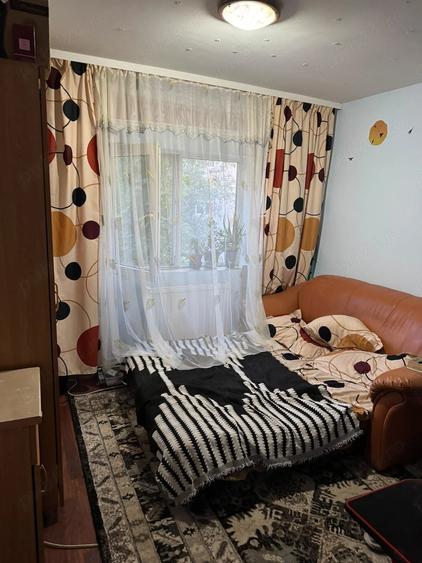 Apartament cu 2 camere decomandat în CET