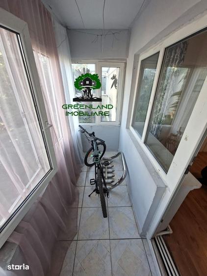 Apartament cu 3 camere în Podu Roș