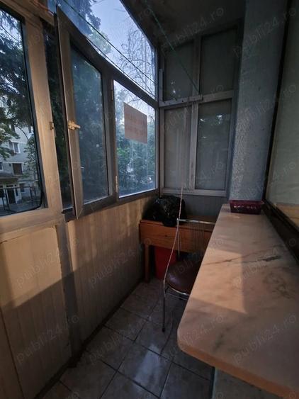 Apartament cu 3 camere semidecomandat în Central