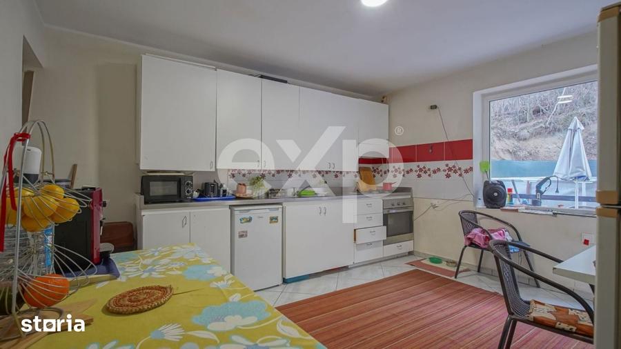 Casă cu 6 camere cu Teren 698 Mp în Bunloc