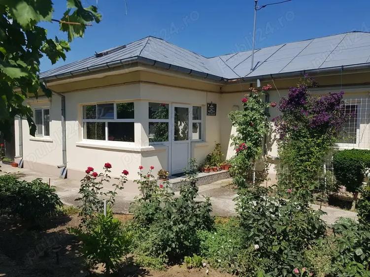 Casă cu 3 camere cu Teren 1845 Mp în Central