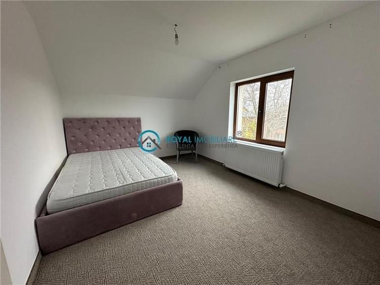 Duplex cu 4 camere cu Canalizare în Strejnicu