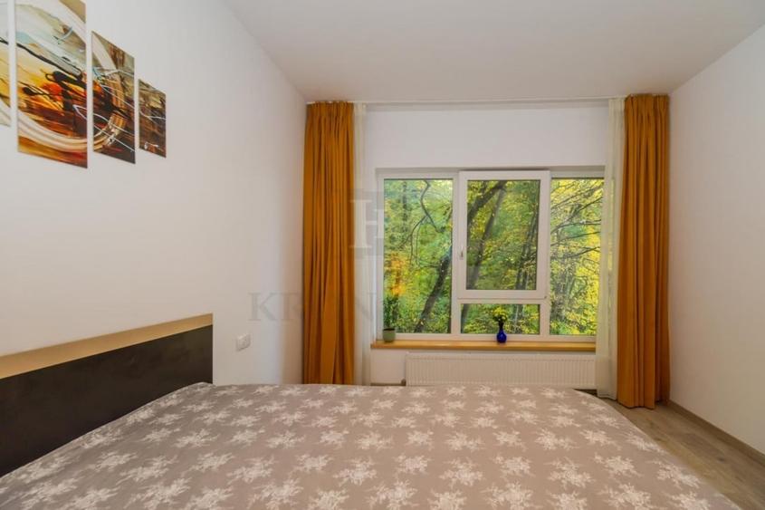 Apartament cu 2 camere semidecomandat, mobilat în Central