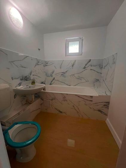 Apartament cu 3 camere decomandat în Dristor