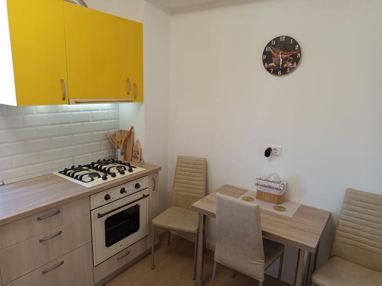 Apartament cu 2 camere decomandat în Palazu Mare