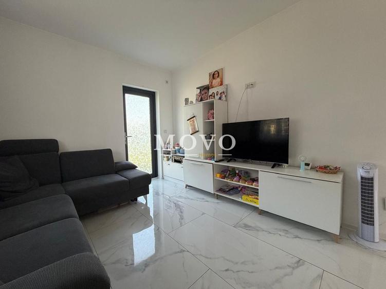 Duplex cu 3 camere cu Canalizare în Sânmihaiu Român
