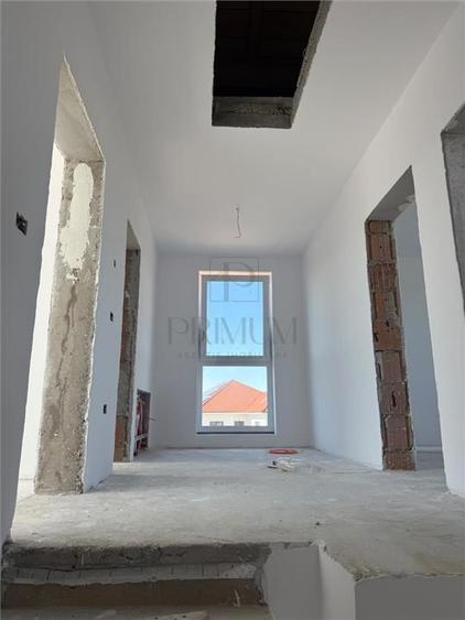 Duplex cu 4 camere cu Canalizare în Moșnița Nouă