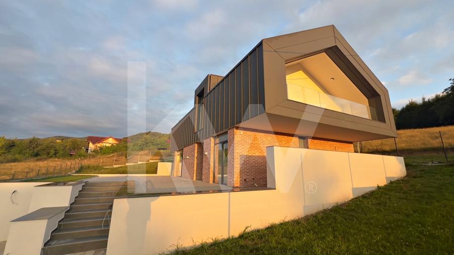 Casă individuală cu 5 camere cu Canalizare în Cisnădioara
