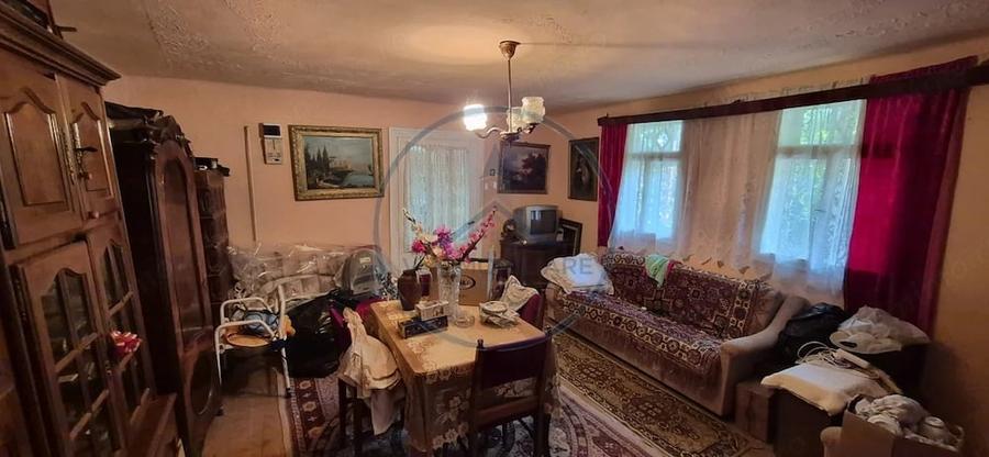 Casă cu 3 camere cu Teren 1116 Mp în Lunca