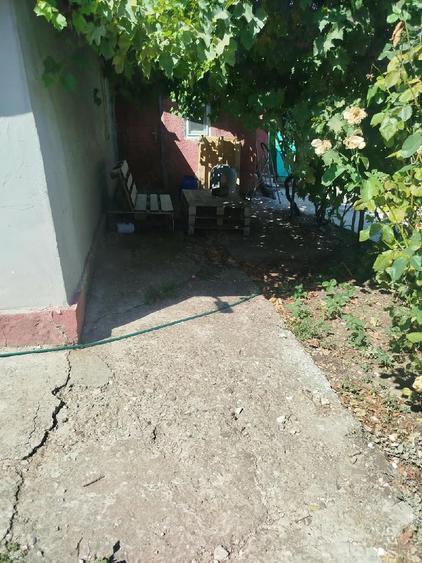 Casă cu 2 camere cu Teren 1050 Mp în Școlilor