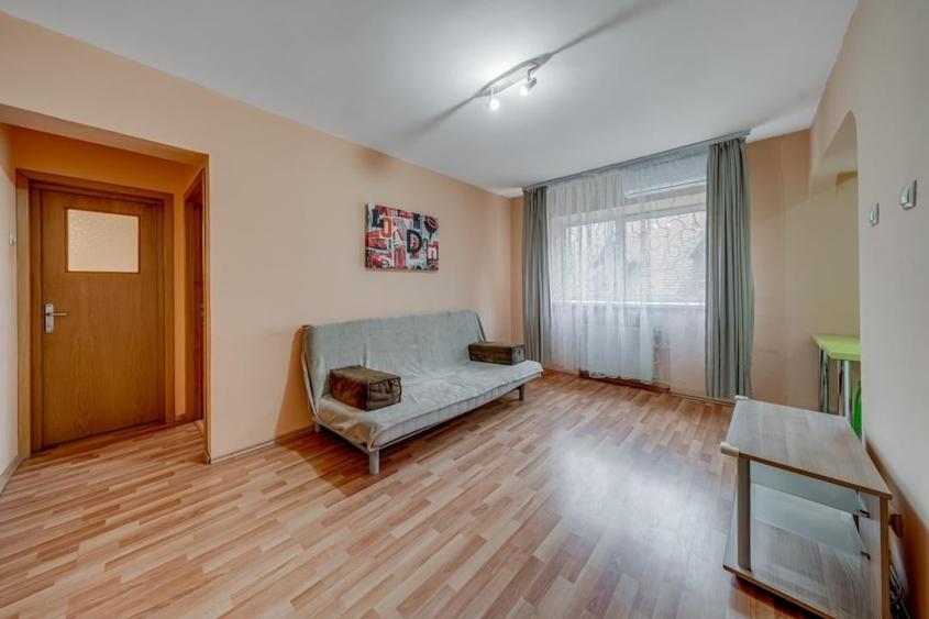 Apartament cu 2 camere semidecomandat, mobilat în Vasile Pârvan
