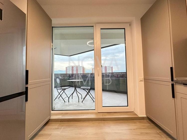Apartament cu 2 camere semidecomandat, mobilat în Mihai Viteazul