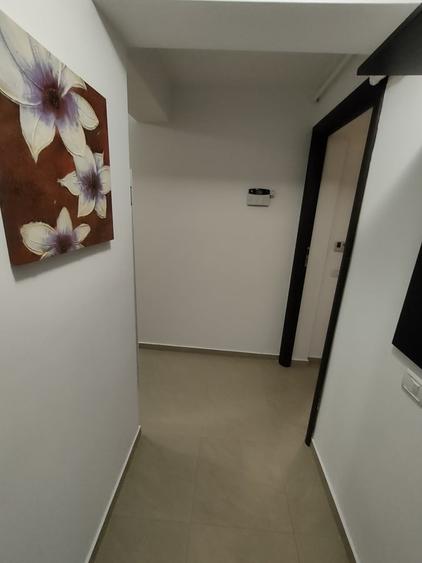 Apartament cu 3 camere decomandat în Berceni