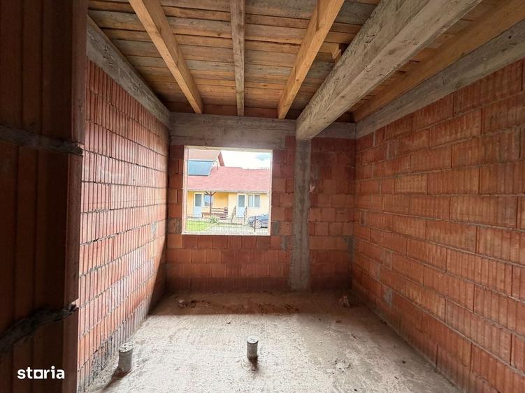 Casă cu 4 camere în Sânzieni