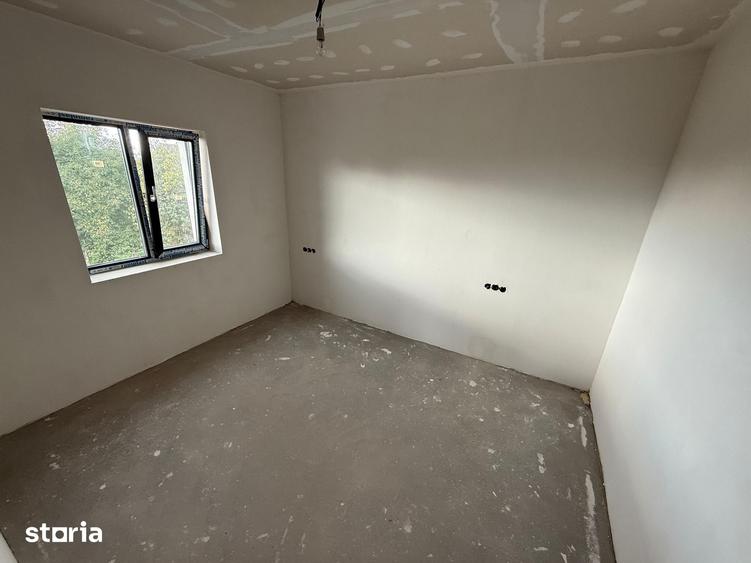 Casă cu 3 camere cu Teren 600 Mp în Groși