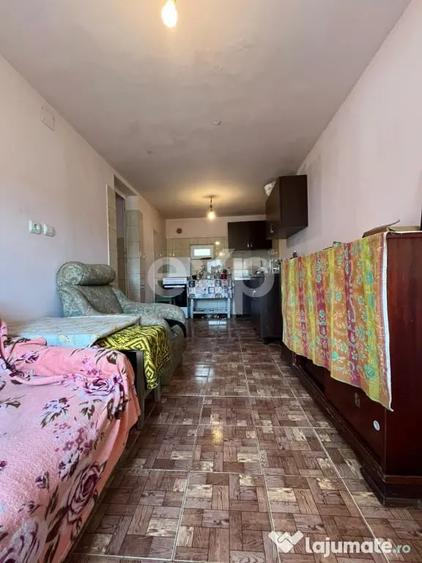 Casă cu 3 camere cu Teren 1140 Mp în Central