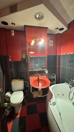 Apartament cu 2 camere decomandat în Republicii