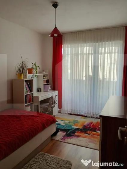 Apartament cu 3 camere decomandat în Simeria
