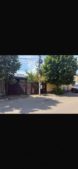 Casă cu 6 camere cu Teren 220 Mp în Central