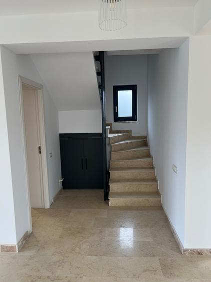 Casă cu 4 camere cu Teren 372 Mp în Agigea