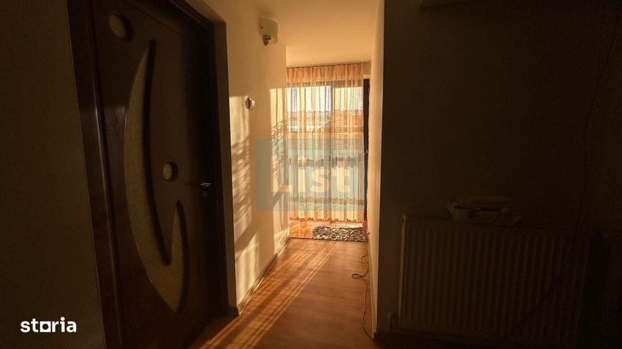 Casă cu 4 camere în Ciocadia