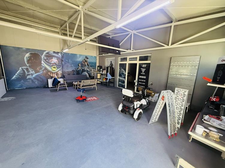 Spațiu comercial, de 234 mp, în Sacoșu Turcesc