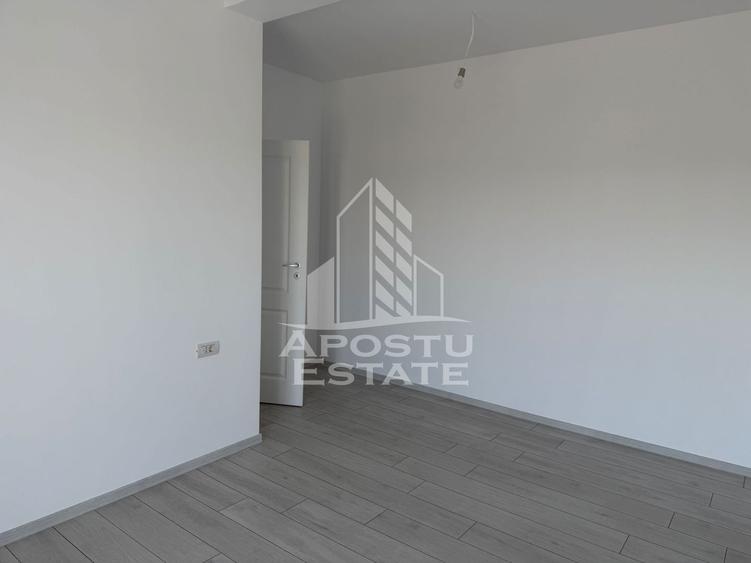 Duplex cu 4 camere cu Canalizare în Remetea Mare