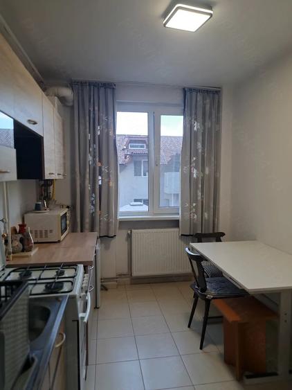 Apartament cu 2 camere semidecomandat în Podgoria