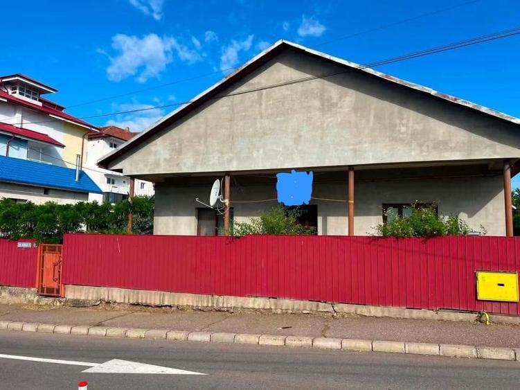 Casă individuală cu 5 camere cu Canalizare în Moinești