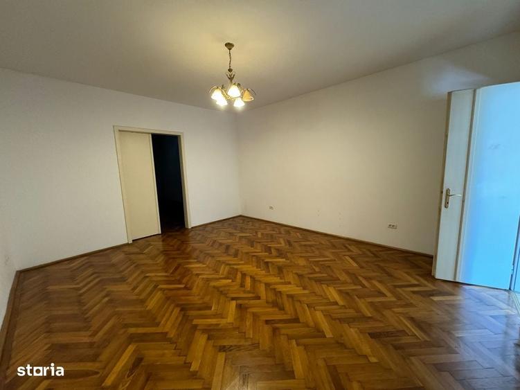 Casă cu 4 camere în Ultracentral