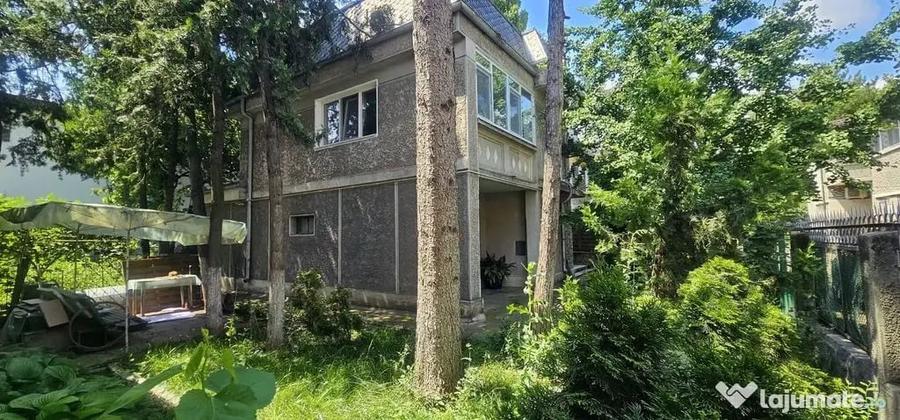 Casă cu 4 camere cu Teren 365 Mp în Ultracentral