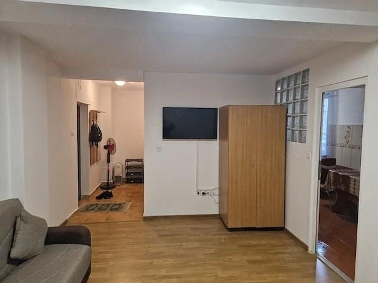 Apartament cu 2 camere semidecomandat în Noua