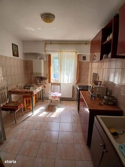 Apartament cu 3 camere decomandat în Delfinariu