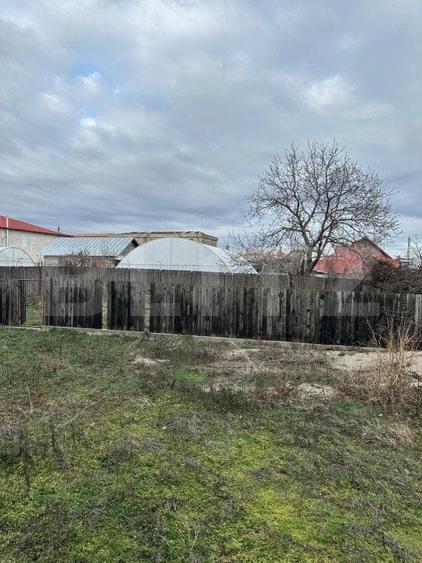 Casă individuală cu 10 camere cu Teren 1400 Mp în Exterior Sud