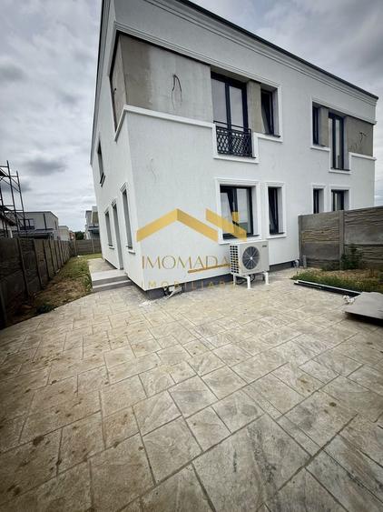Duplex cu 4 camere cu Canalizare în Bucovăț (Remetea Mare)