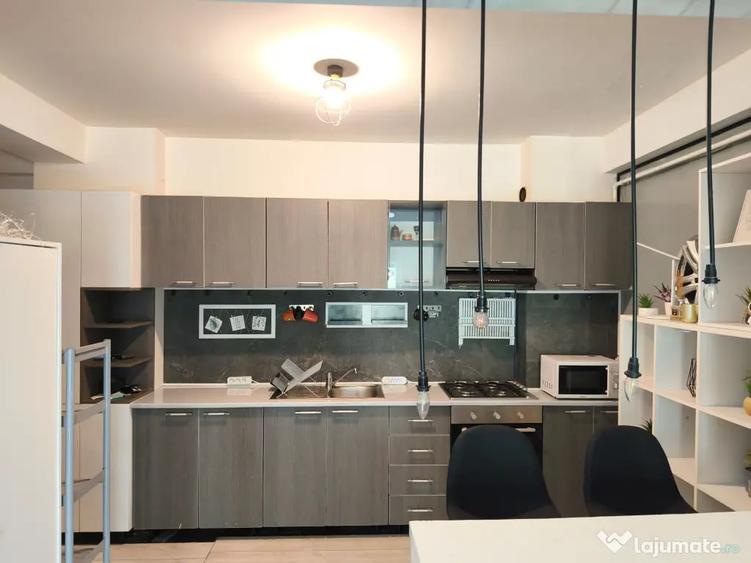 Apartament cu 2 camere decomandat în Roșu