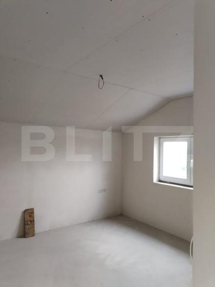 Duplex cu 4 camere cu Canalizare în Giarmata