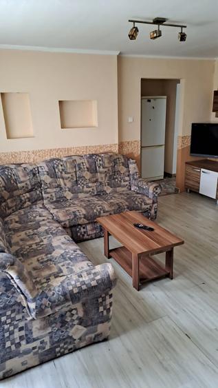 Apartament cu 3 camere semidecomandat în Gojdu