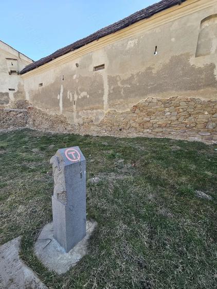 Casă cu 2 camere cu Teren 1377 Mp în Cloașterf