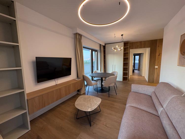 Apartament cu 2 camere semidecomandat în Barbu Văcărescu