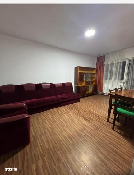 Apartament cu 4 camere decomandat în Central