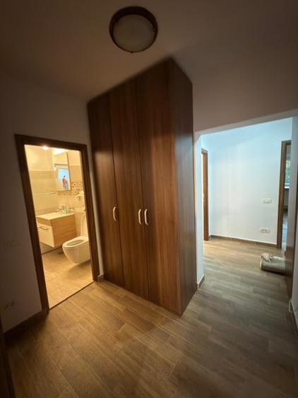 Apartament cu 3 camere decomandat, mobilat în Gara