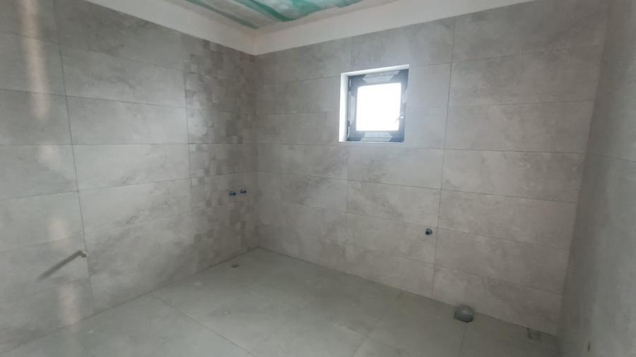 Casă individuală cu 4 camere cu Teren 450 Mp în Exterior Sud