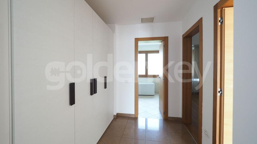 Duplex cu 5 camere cu Piscina în Iancu Nicolae