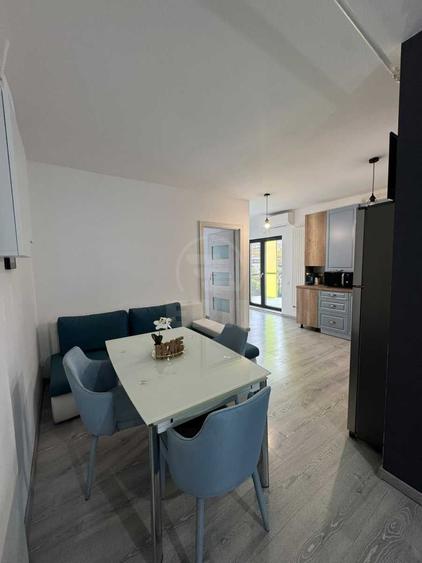Apartament cu 2 camere semidecomandat în Borhanci