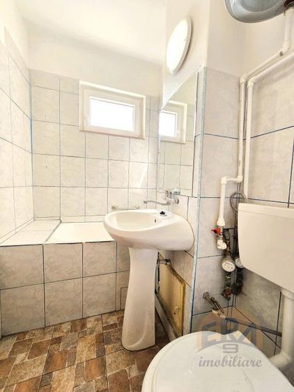 Apartament cu 2 camere semidecomandat, mobilat în Rogerius