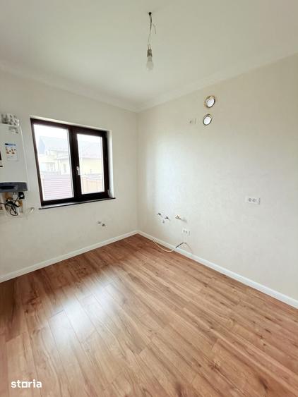 Casă cu 4 camere cu Teren 300 Mp în Central