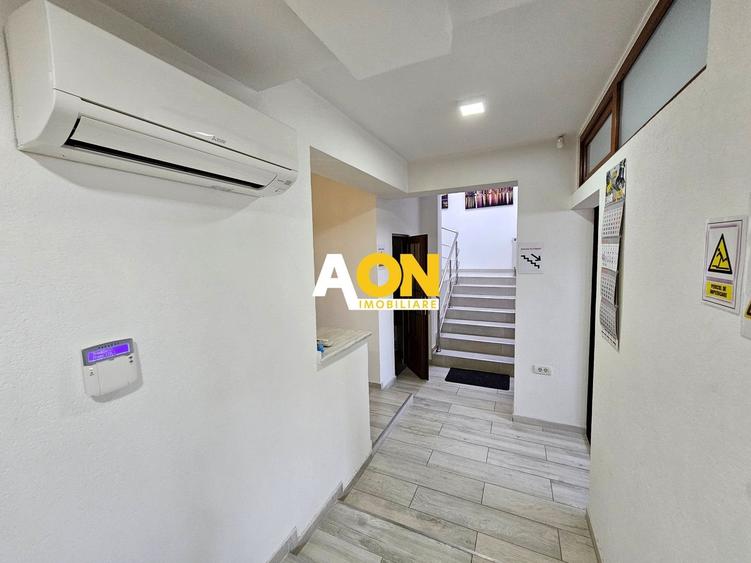 Casă individuală cu 9 camere cu Canalizare în Central